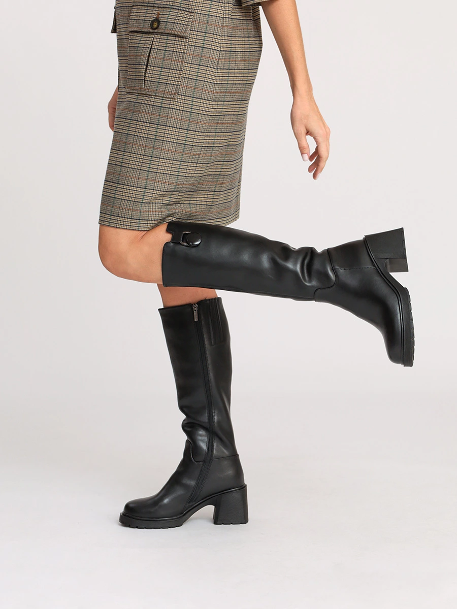 Сапоги кожаные на каблуке